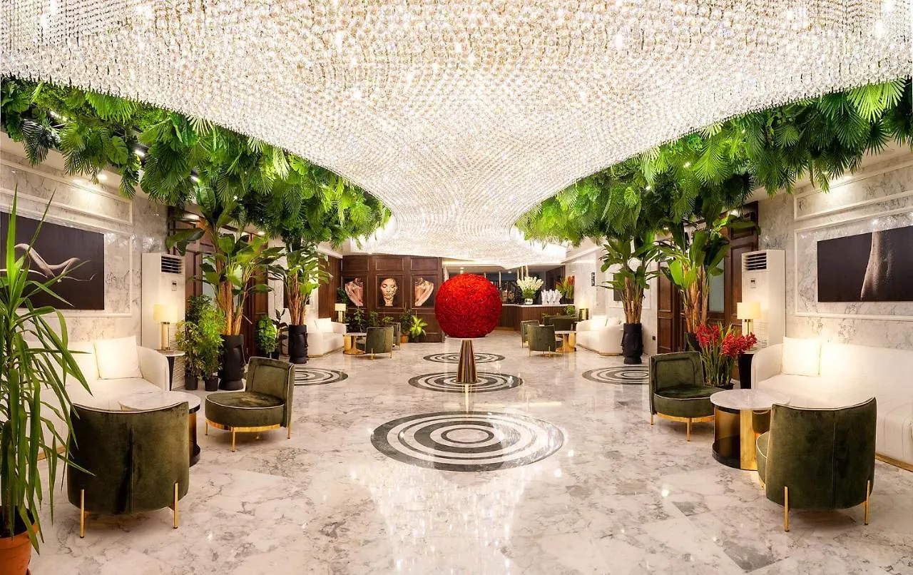 Tnr Otel & Spa كوشاداسيه فندق
